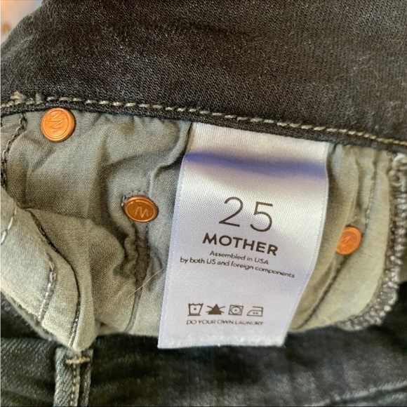 Mother the looker jeans 25 in dark wash: Coffee, tea or me? - Picture 11 of 16